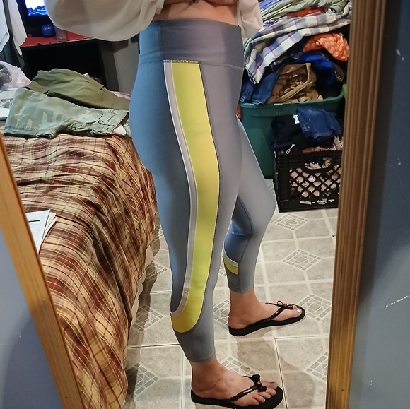 🎈Under Armour🎈BUY 1 GET 1 FREE-ALL LISTINGS🎈Heatgear Compression Leggings M - Picture 9 of 13